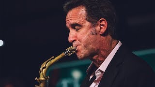 Amazing Saxophone Solo – Eric Marienthal [upl. by Robena]